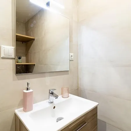 Zenbnb / Sandy / Parking Prive / 5 Pers. / Geant / Apartament *